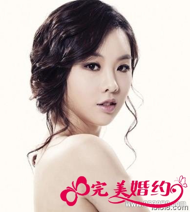 中长发怎么扎好看之凌乱卷发扎发