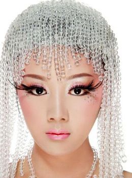 新娘妆容拒绝沉闷 瞬间成为闪亮焦点