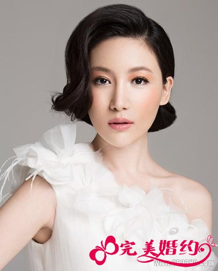 新娘典雅浪漫造型 展现绝对美好姿态