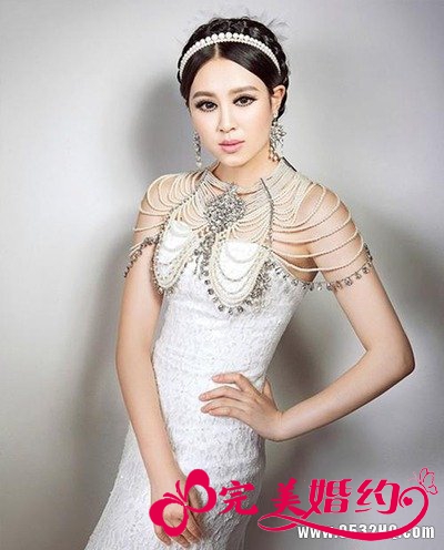 圆润典雅新娘造型 适合微胖新娘
