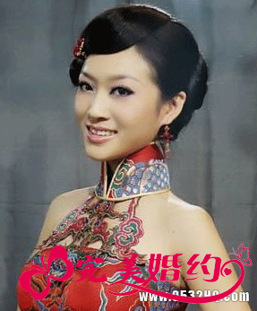 新娘穿旗袍该搭配什么样的发型？