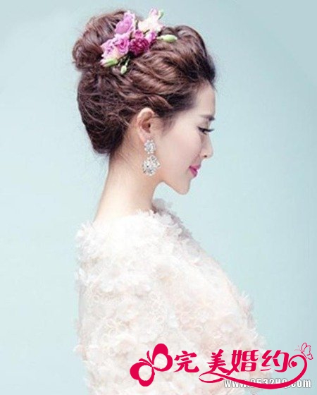 甜美浪漫新年造型 让新娘子更惊艳
