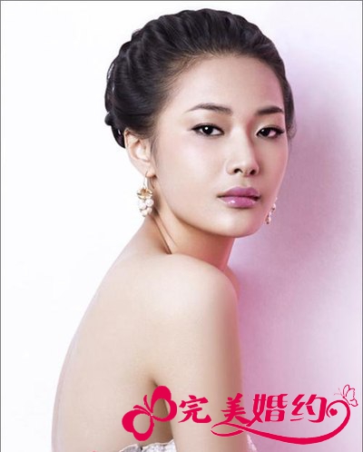 浪漫长发新娘造型 展现女性自信姿态