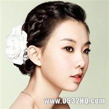 韩式新娘发型图解2：侧边盘发