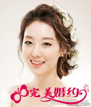 时尚新娘发型图片2：花边式盘发