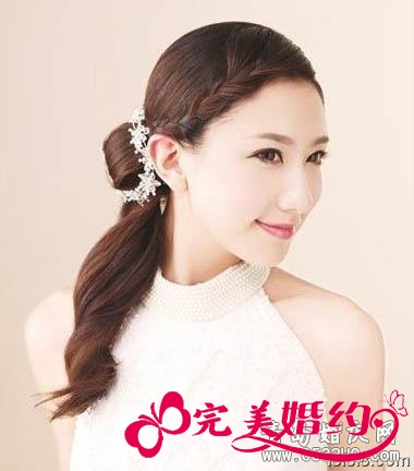 马尾辫新娘妆发型图片2