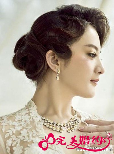 不同风格新娘盘发 打造个性多变新娘