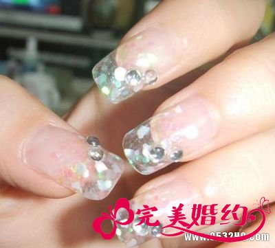 唯美浪漫新娘美甲 让你当个精致浪漫新娘