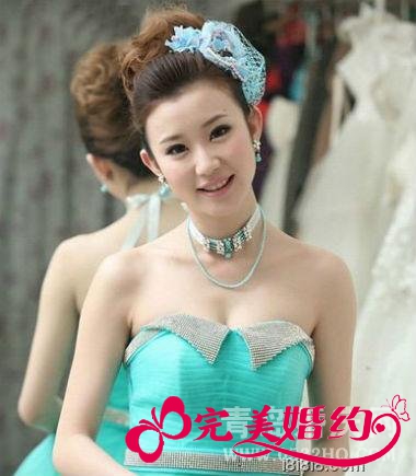 蓝色风格流行新娘发型