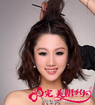 大师教你打造新娘韩式发型教程步骤3