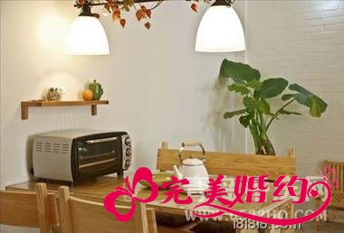 婚房实木餐桌装修