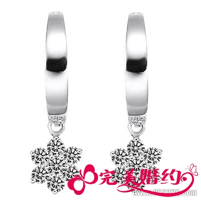 大耳环如何搭配才好看？大耳环的搭配技巧