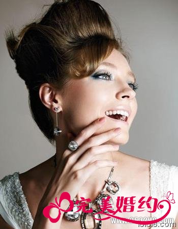   新娘妆容vs水晶配饰