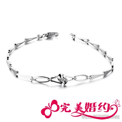 清爽夏季钻石手链 为你的腕间增添魅力