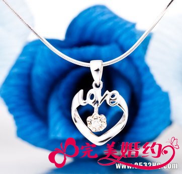 18K金钻石吊坠保养和清洗方法