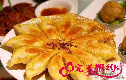 青岛小吃之青岛锅贴