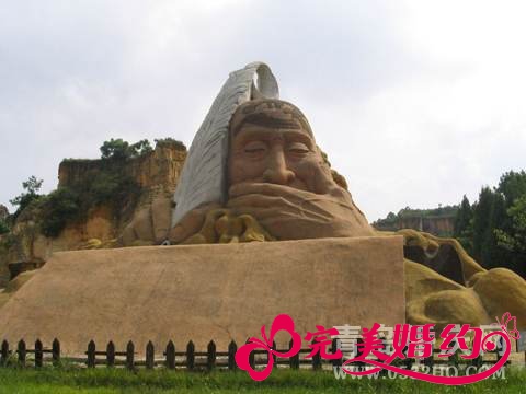 云南蜜月旅游景点推荐：彩色沙林