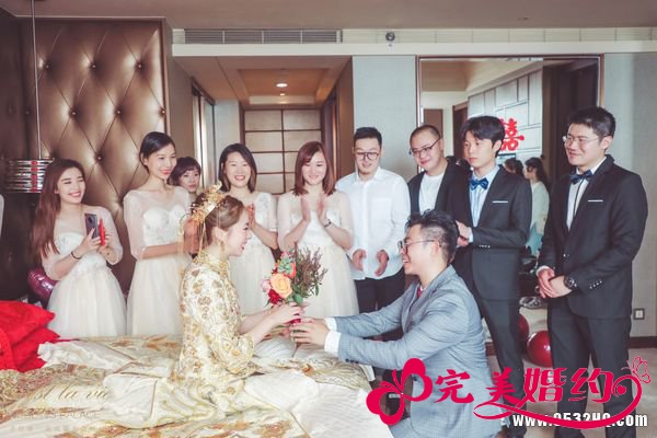 伴娘拦门问的问题 婚礼当天伴娘怎样堵门